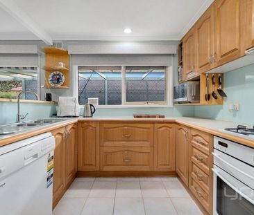 Spacious Home, Prime Location! - Photo 5