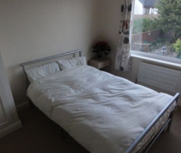 Temple Avenue, Tang Hall - P1643 - Photo 2