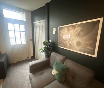 Beechwood Crescent (Room 5), Burley , Leeds - Photo 3