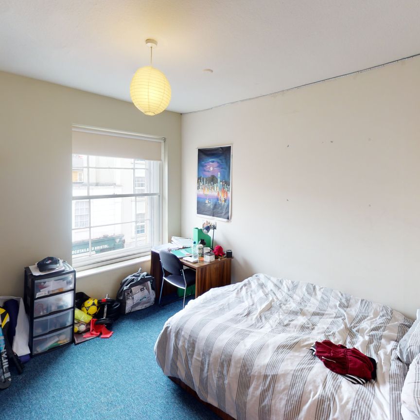 Student Properties to Let - Photo 1