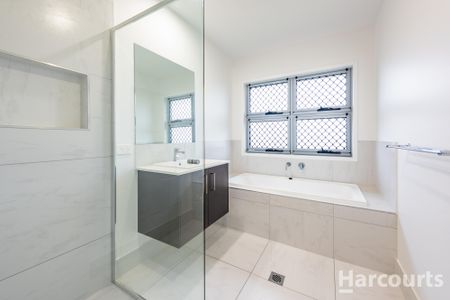 Experience Luxurious Living in Branyan - Photo 5