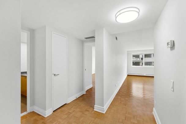 Condo for rent, Montréal (Ville-Marie) - Photo 1