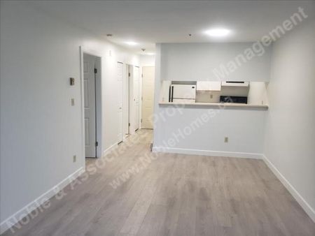 1XXX East Broadway 207 Vancouver - Photo 4