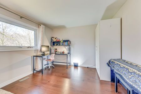 For Lease - 172 Arichat Road, Oakville, Ontario - Photo 3