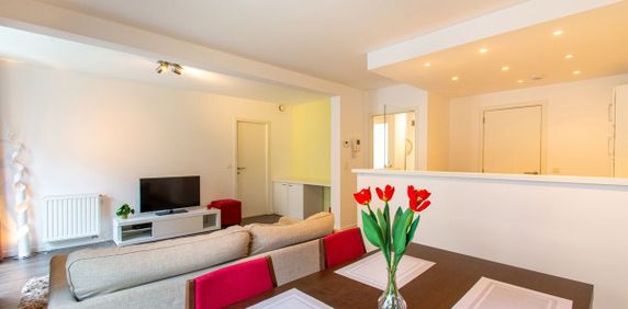 Appartement te huur in Elsene voor € 1.350 met 1 slaapkamer - Photo 2