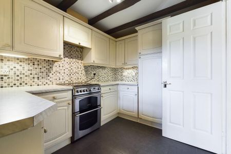 3 bedroom semi-detached house to rent - Photo 4