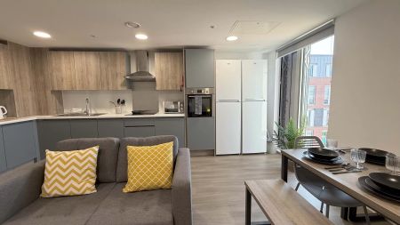 Standard Ensuite (Top Floor) - Photo 4