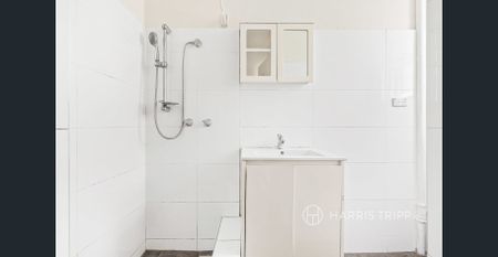 Light-Filled Apartment Steps from Village and Transport - Photo 4