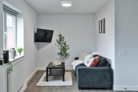 5 bedroom flat to rent - Photo 2