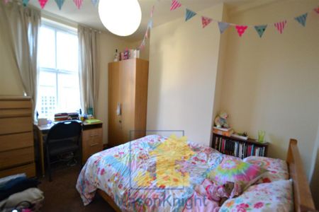 4 bedroom terraced house to rent - Photo 3