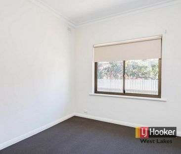 Character Home - Photo 4