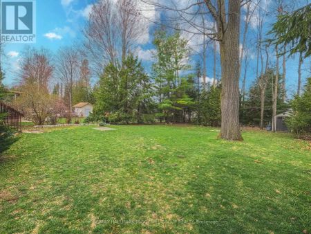 42 ROYAL BEECH DRIVE - Photo 3