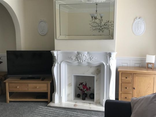 4 bedroom house of multiple occupation to rent - Photo 1