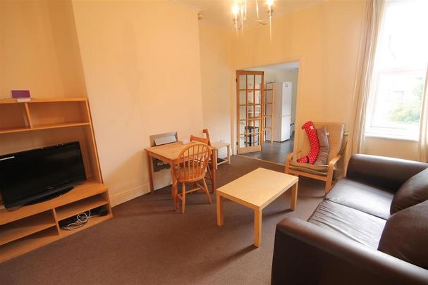 3 bedroom flat to rent - Photo 1
