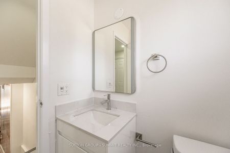 Townhouse For Lease | W8133644 - Photo 3