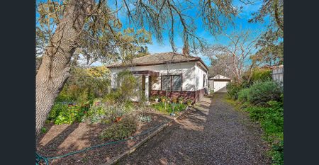 Charming Home in the Heart of Blackwood! - Photo 2