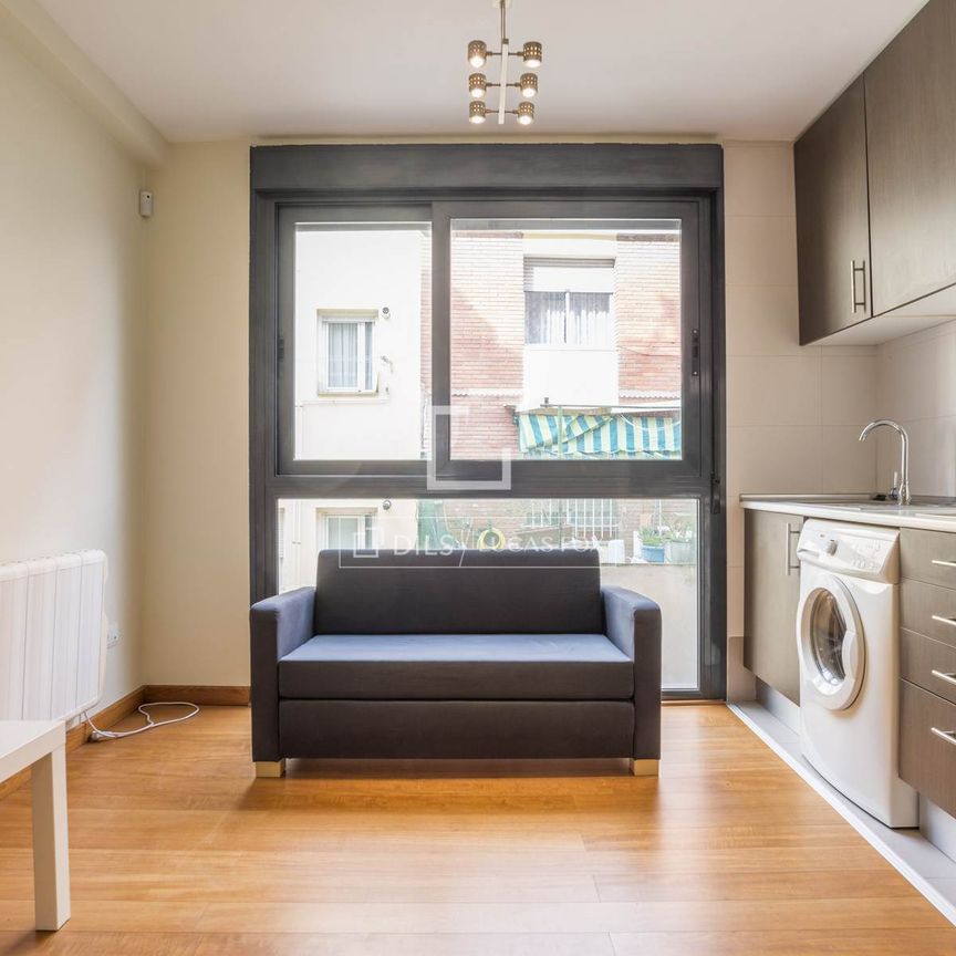 Excellent 1 Bedroom apartment for rent in Berruguete, Madrid - Photo 1