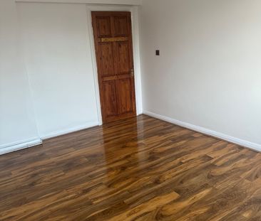 2 Bed Flat, London, SE22 - Photo 2