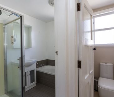 Lovely 3-Bedroom Home in Prime Location! - Photo 1
