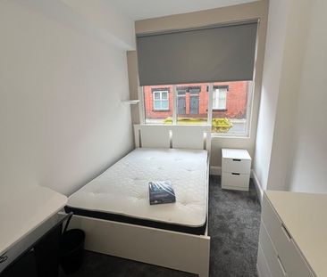 Room in a Shared House, Hartley Grove, LS6 - Photo 1