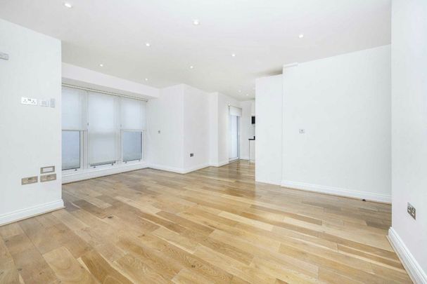 Mount Park Crescent, Ealing, W5 - Photo 1