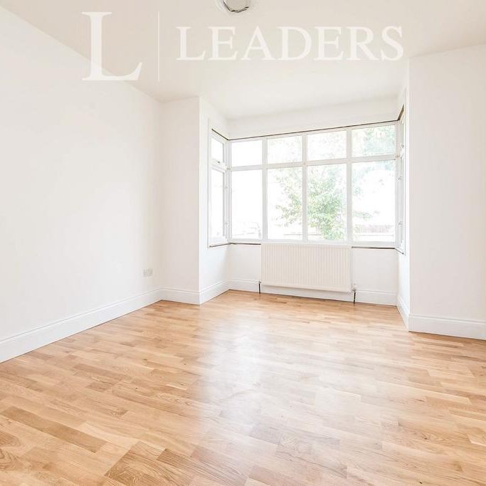 4 bedroom bungalow to rent - Photo 1