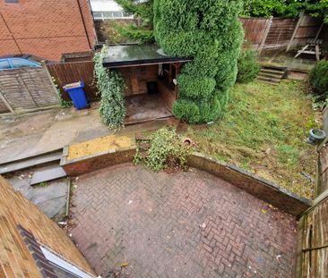 2 bedroom end of terrace house to rent - Photo 5