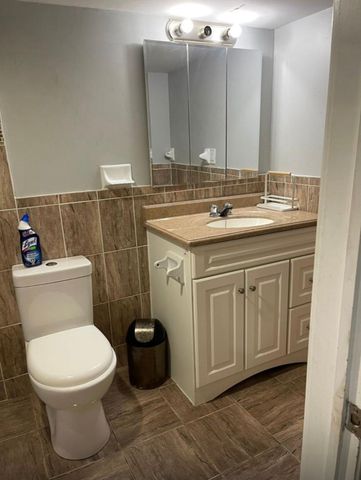 For Lease - 7114 Chigwel Court Unit# Bsmt, Mississauga, Ontario - Photo 3