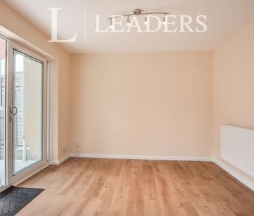 4 bedroom detached house to rent - Photo 1