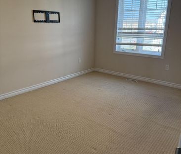 For Lease - 74 Lloyd Crescent, Brampton, Ontario - Photo 5