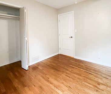 Grovenor Gem Beutiful Home With Private Yard And Garage. - Photo 6