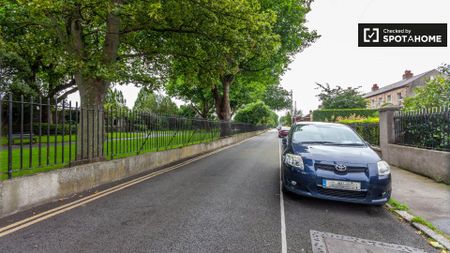 Double room in 4-bedroom houseshare in Stoneybatter, Dublin - Photo 3