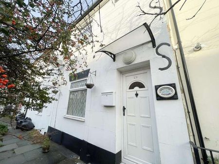 Pelham Terrace, Gravesend, Kent, DA11 - Photo 2