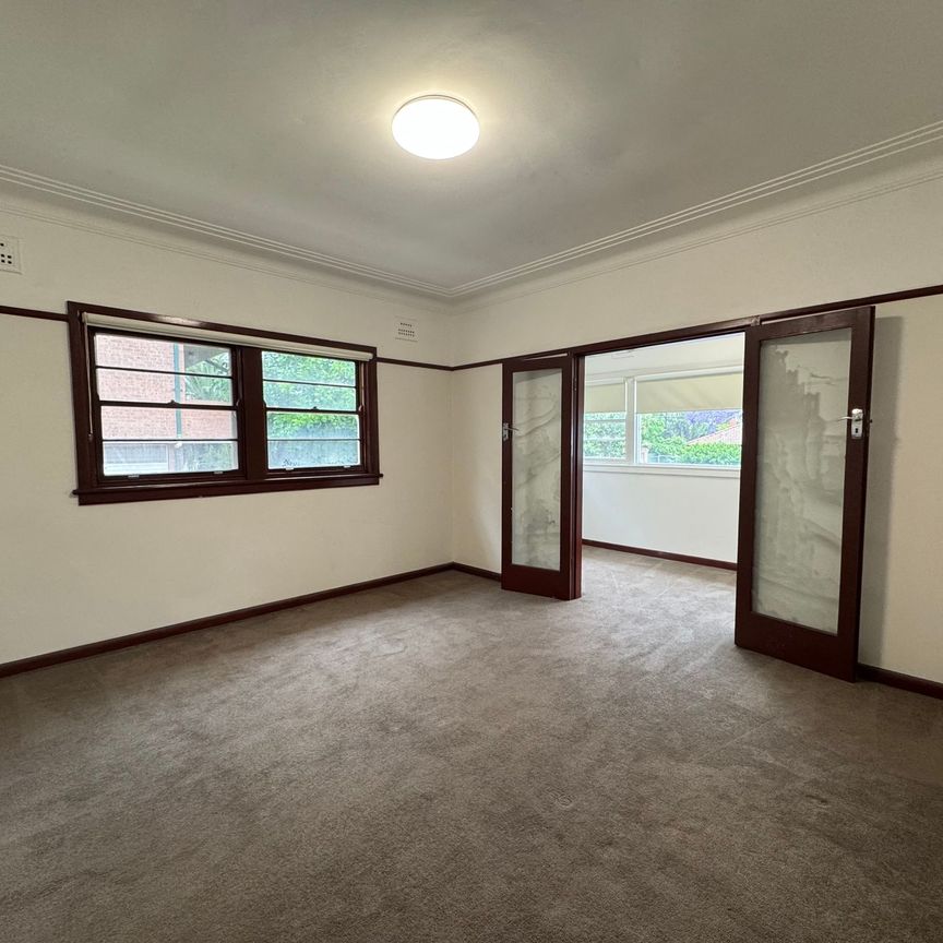 Family Home Offering Space, Comfort & Modern Living - Photo 1