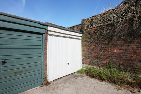 3 bedroom terraced house to rent - Photo 4