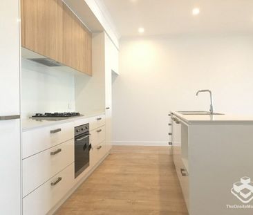 Walk to Westfield, Eden Lake, schools and so much more - Photo 6