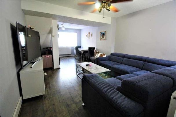 William Street, Grays, RM17 6DY - Photo 1