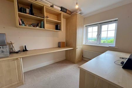 3 bedroom terraced house to rent - Photo 4