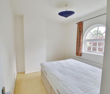3 bedroom terraced house to rent - Photo 5
