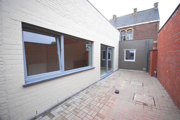 WONING NABIJ HET CENTRUM VAN OOSTNIEUWKERKE - Photo 1