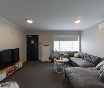 Looking for a cozy, stylish spot in the heart of Hamilton? - Photo 1