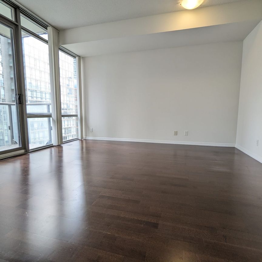 For Lease - 832 Bay Street Unit# 906, Toronto, Ontario - Photo 1