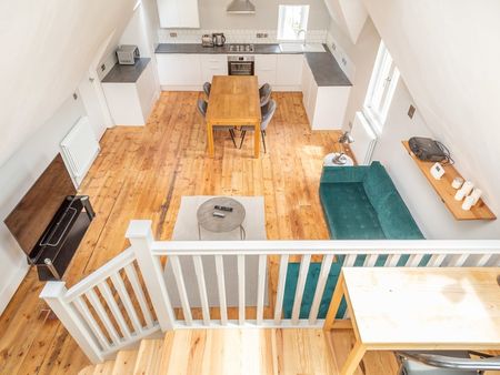 2 Bed Penthouse, St Ann's Tower, LS6 - Photo 3