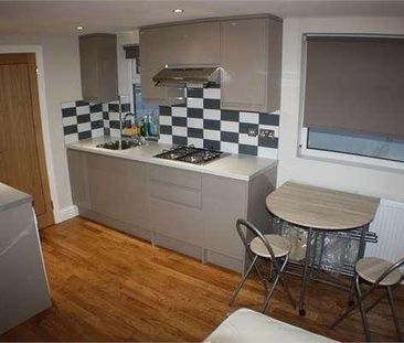 Queensbury, HA8 - Photo 2