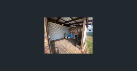 Renovated Two Bedroom Home Plus Study - Photo 5