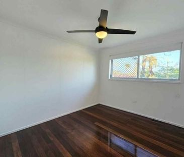 Freshly Renovated & Ready to Call Home! - Photo 4