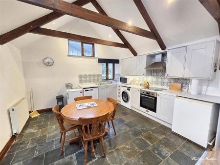 1 bedroom barn conversion to rent - Photo 4