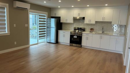 386 Wakesiah Avenue- Carriage house - Photo 5