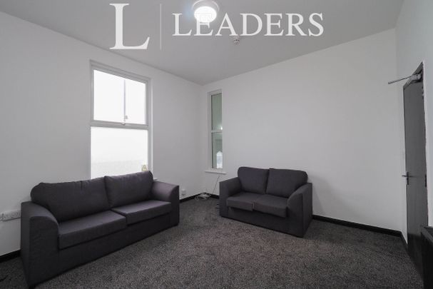 6 bedroom house to rent Larkdale Street, NG7 - Photo 1