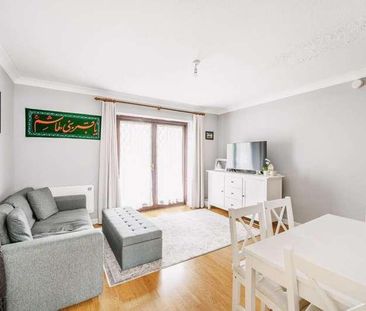 Robina Close, Northwood, HA6 - Photo 4